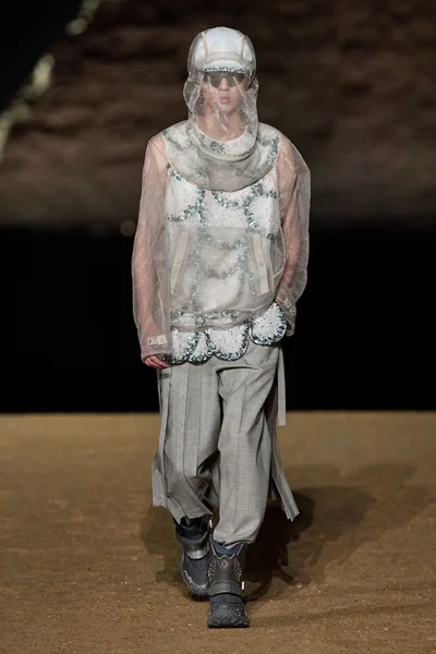 Look 3